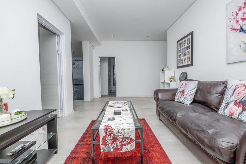 4 Bedroom Property for Sale in Kaapsig Western Cape